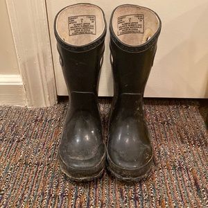 Bogs Black sz 8 kids Rainboot
